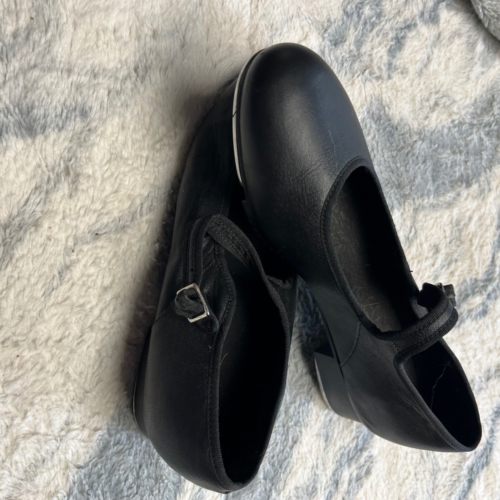 Womens Capezio Black leather tap shoes Size 10.5
